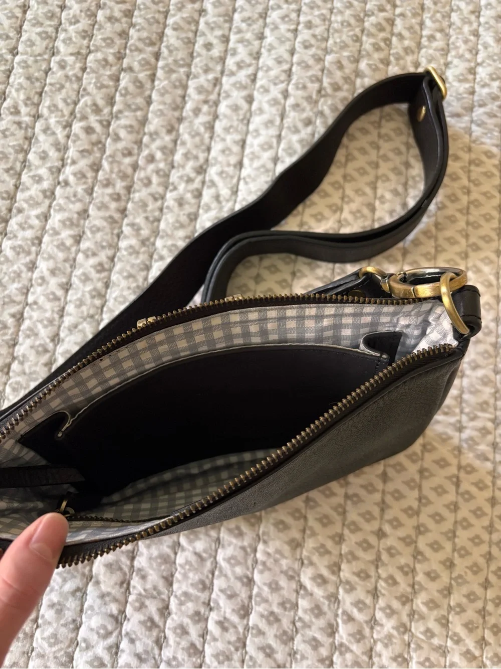 Saphan Ada crossbody